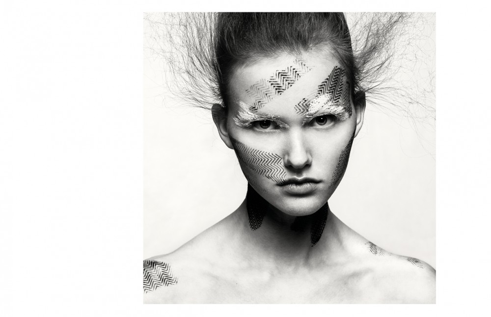 Femke @MichaModels wears Make Up / CHANEL Fixing using Mineral hairspray / Keune