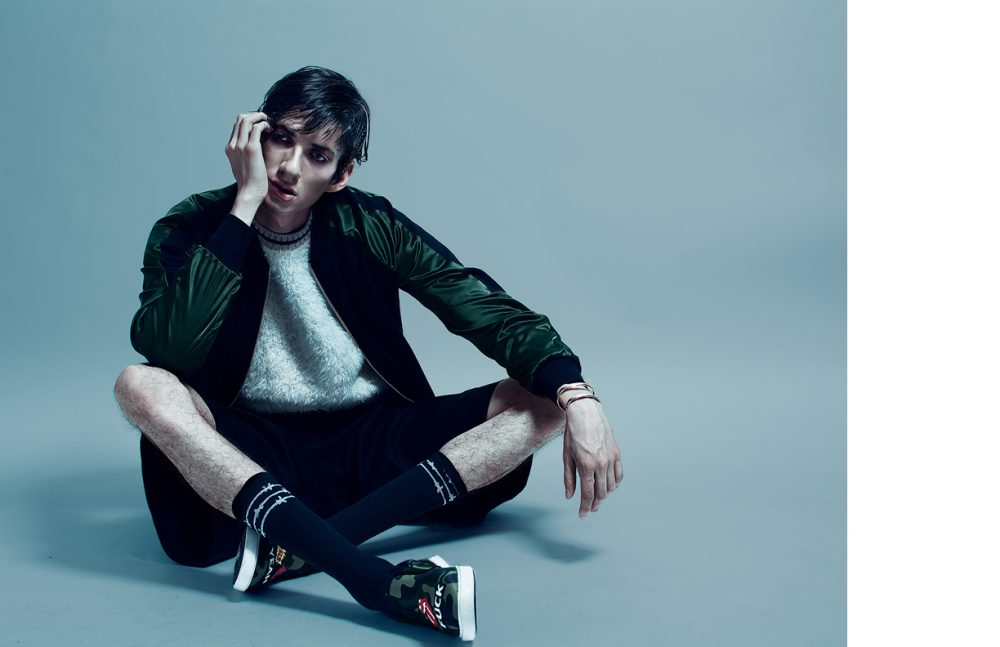 Jersey / Tommy Hilfiger  Bomber / Angulo  Trousers / Raw Culture  Socks / Apparel K  Trainers / Rabia  Bracelet / Fernando Rodríguez
