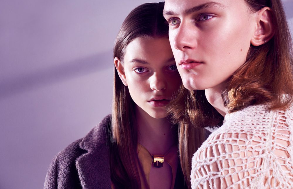 Sophie wears Overcoat / Peter Hahn Top / Pomandère Ring / MIMI ET TOI Stijn wears Jumper / IRO Earrings / Model’s Own 