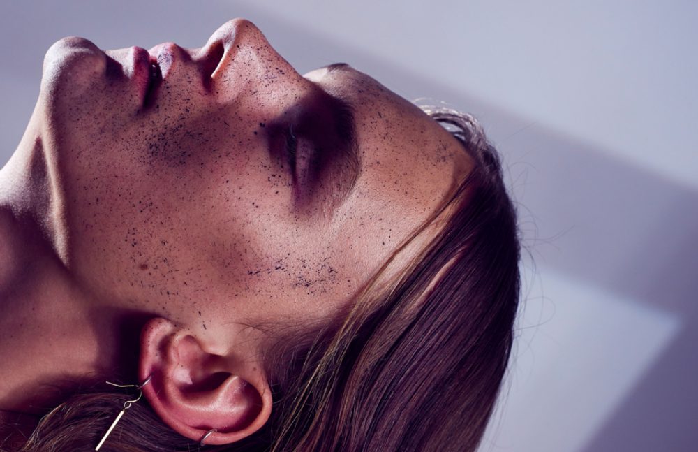 Stijn wears Earring Long / & Other Stories Earring Silver / Model’s Own 