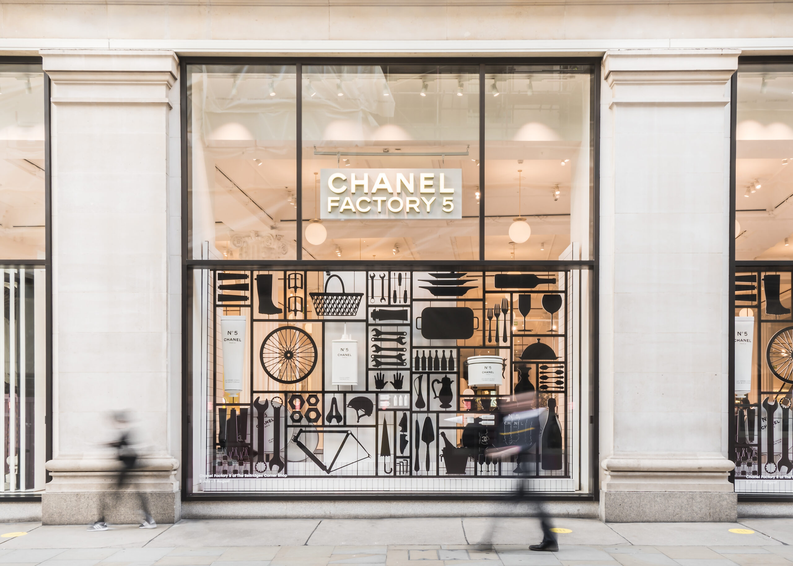 CHANEL アート作品 店舗外観 chanel factory 5 | 100 years of chanel no°5 | Schön! Magazine