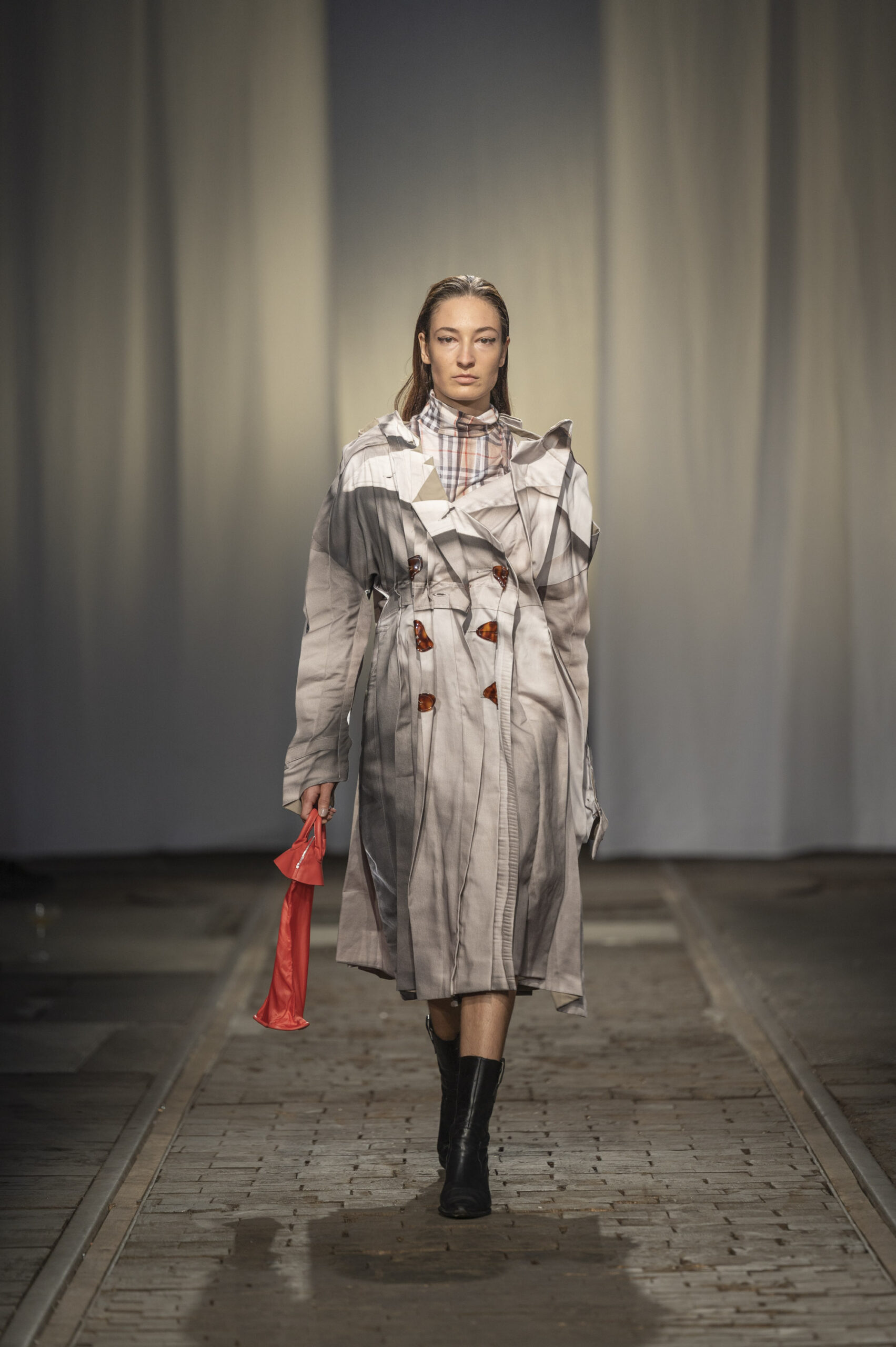 modeSuisse Edition 20 by Alexander Palacios