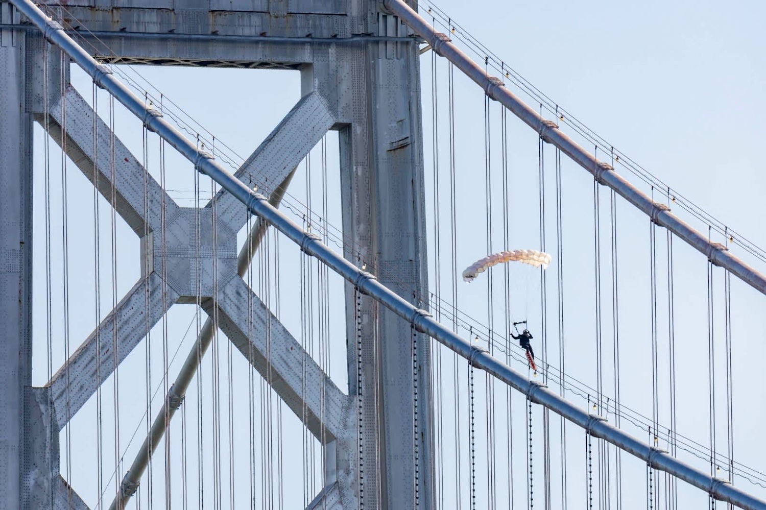 Prada Linea Rossa_Red Bull_Bridge Rider (4)