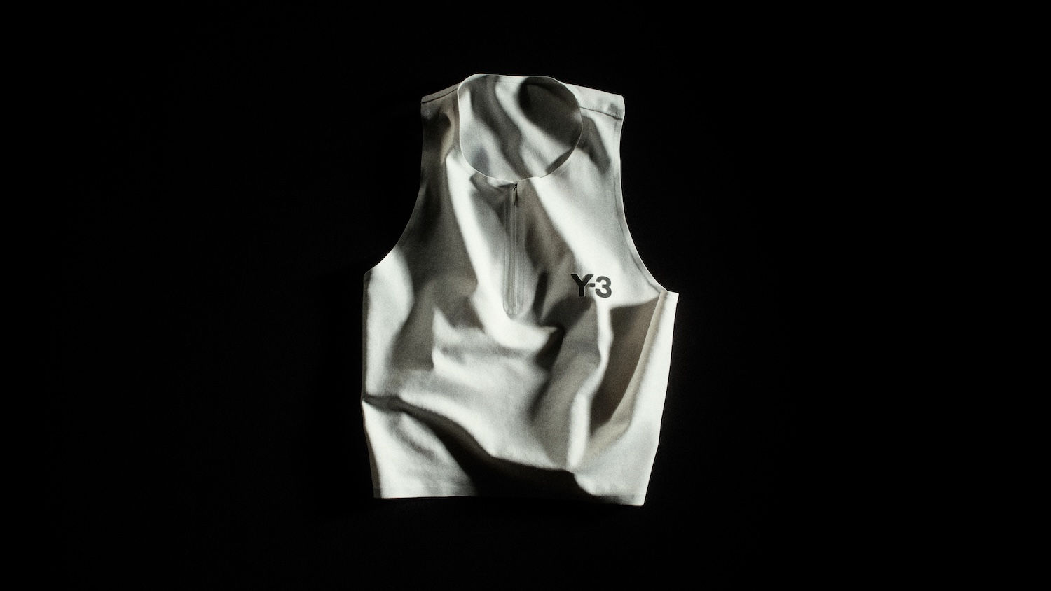 +H24470-Y-3_US-OPEN_StillLife_Garment_16x9_NO-LOGO_16-1342241