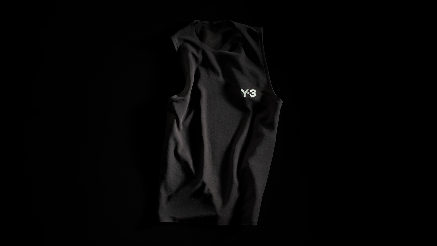 +H24470-Y-3_US-OPEN_StillLife_Garment_16x9_NO-LOGO_32-1342243