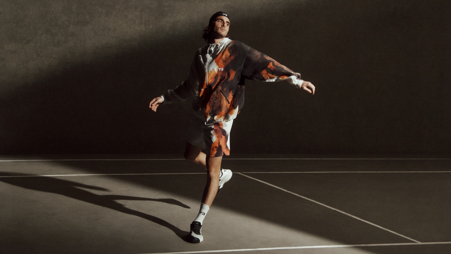 +H24470-Y-3_US-OPEN_Tsisipas_16x9_NO-LOGO_60-1341759