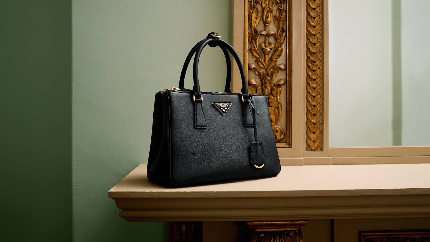 Prada Galleria_Leathergoods 2025 adv campaign still life (3)