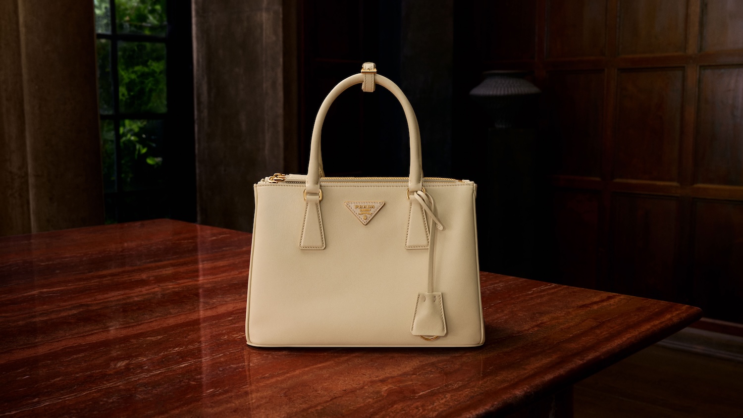 Prada Galleria_Leathergoods 2025 adv campaign still life (8)