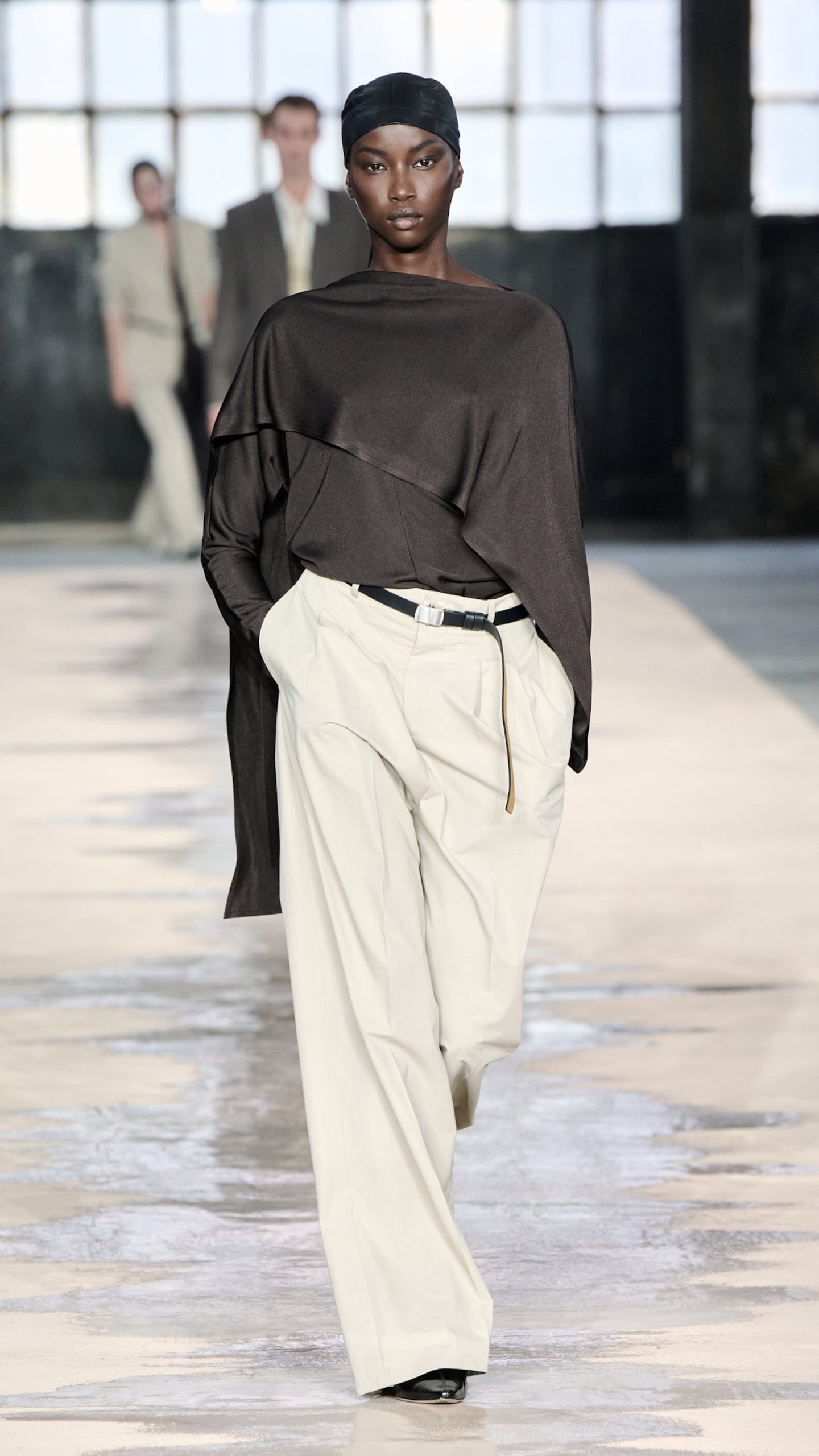 BOSS_Spring_Summer_26_Fashion_Show_RUNWAY_001_9x16__image-mid-res