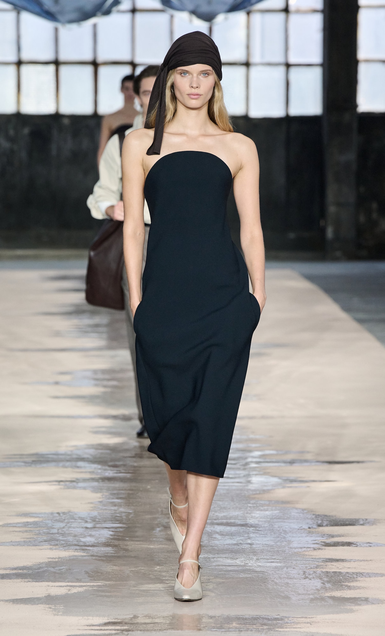 BOSS_Spring_Summer_26_Fashion_Show_RUNWAY_007_9x16__image-mid-res