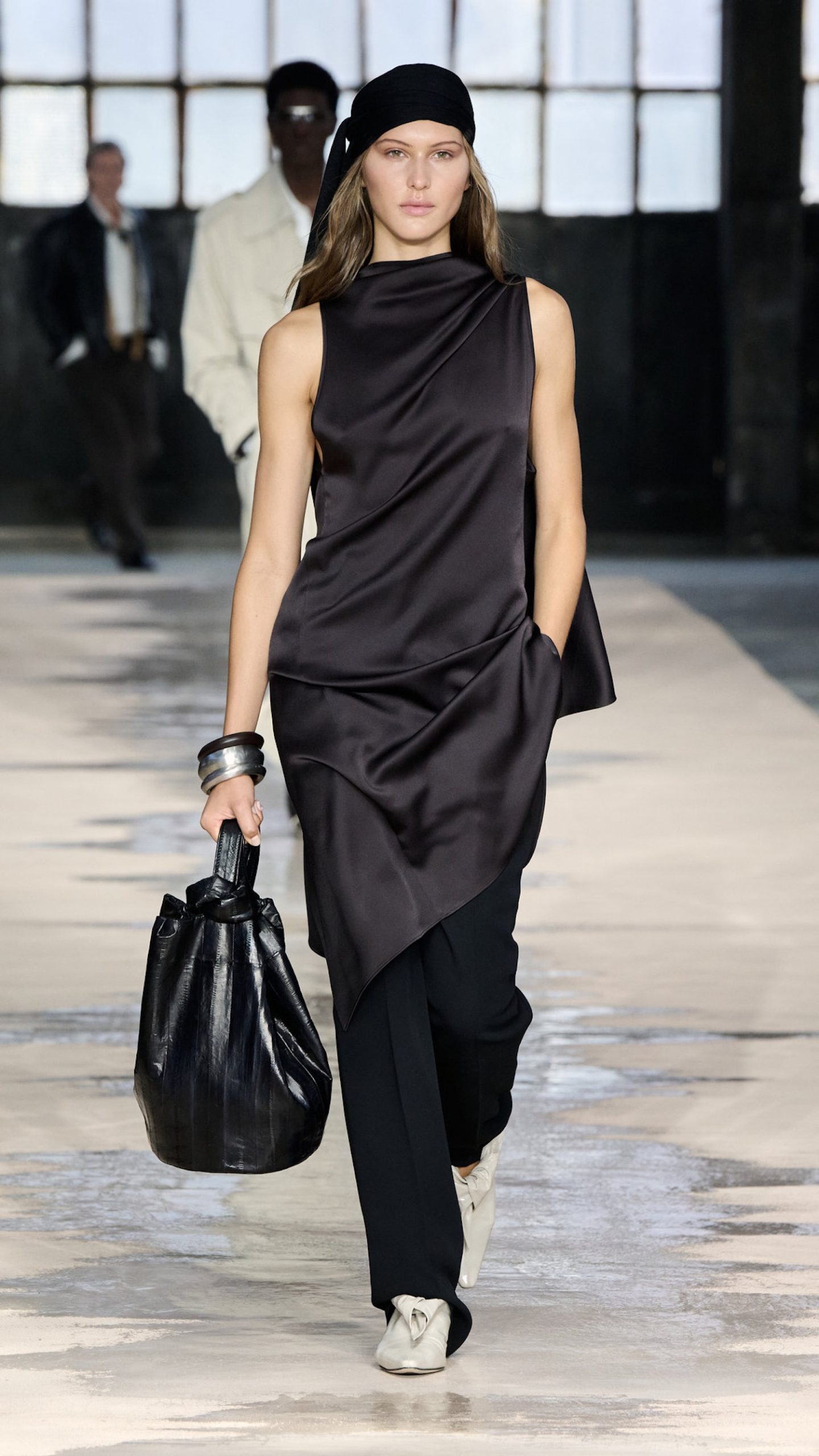 BOSS_Spring_Summer_26_Fashion_Show_RUNWAY_012_9x16__image-mid-res