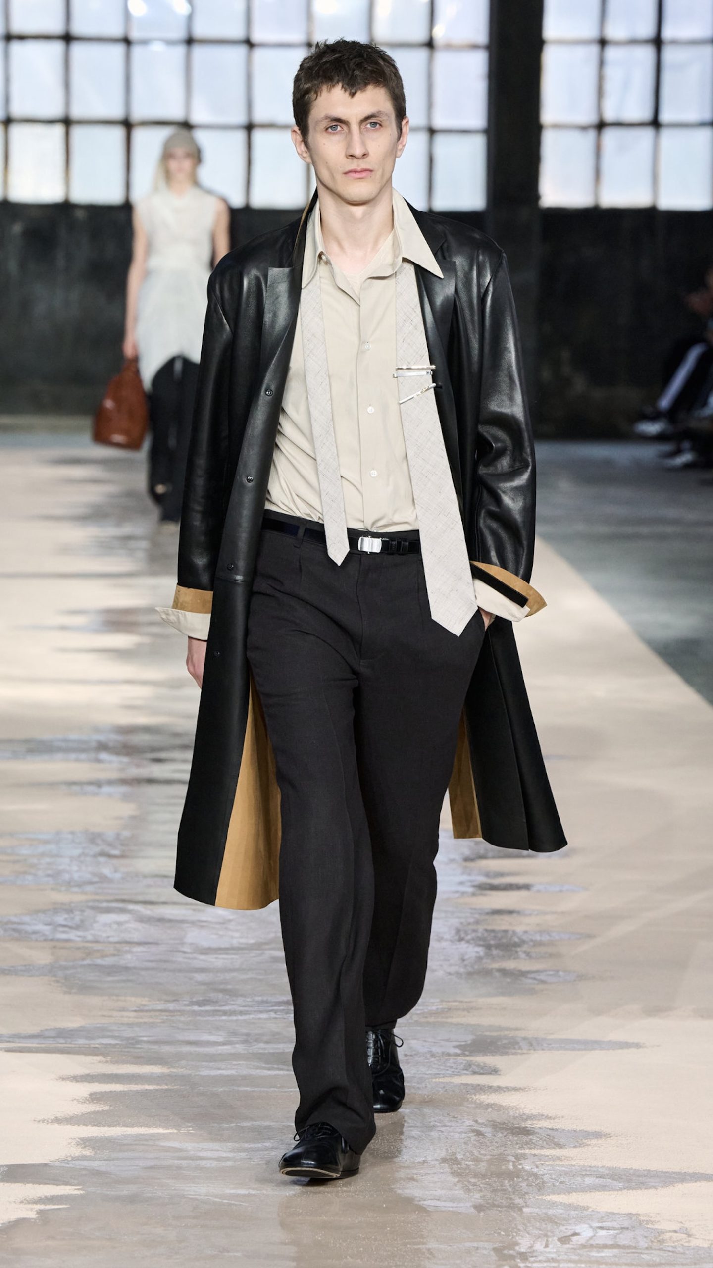 BOSS_Spring_Summer_26_Fashion_Show_RUNWAY_017_9x16__image-mid-res