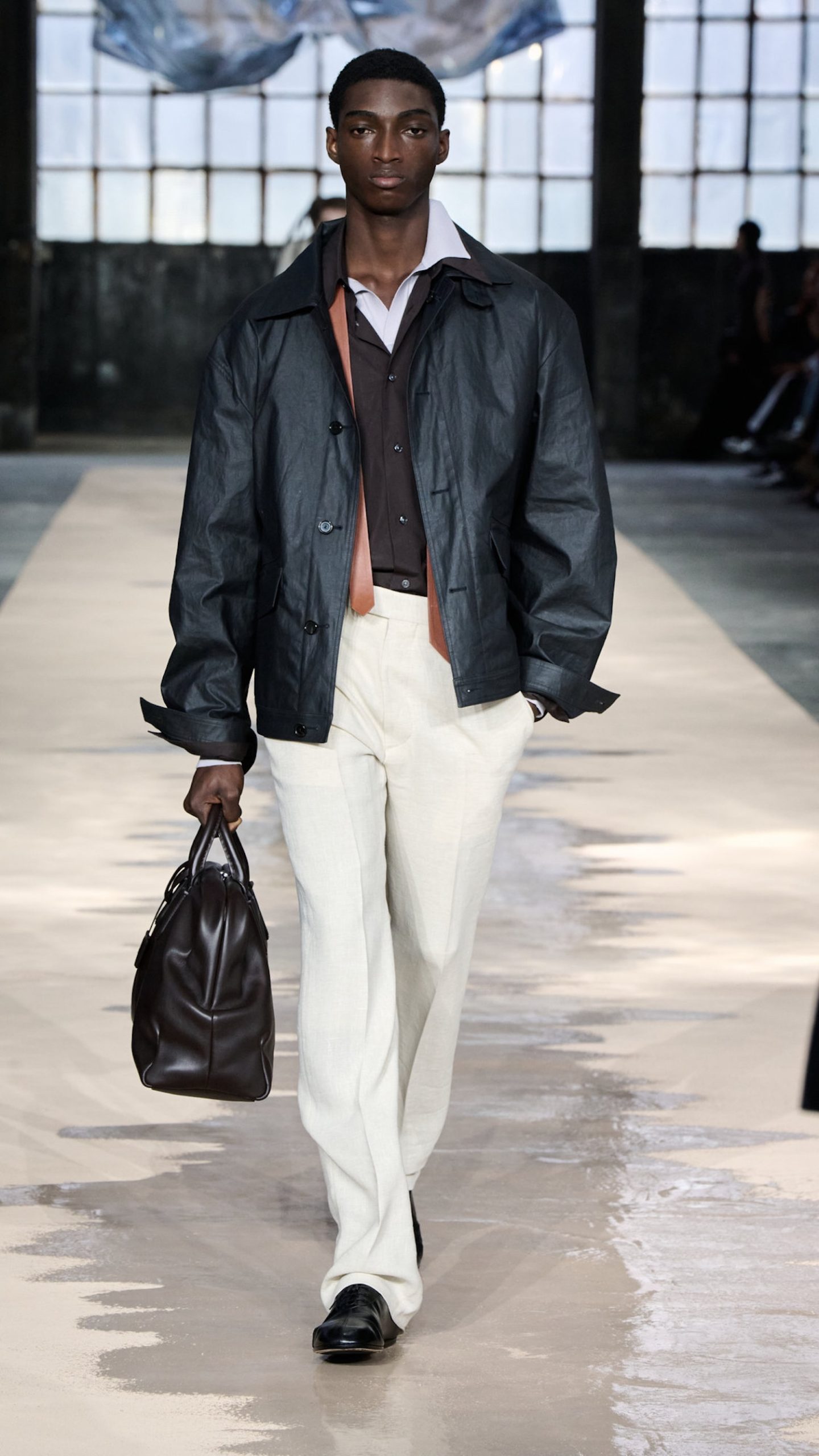 BOSS_Spring_Summer_26_Fashion_Show_RUNWAY_026_9x16__image-mid-res