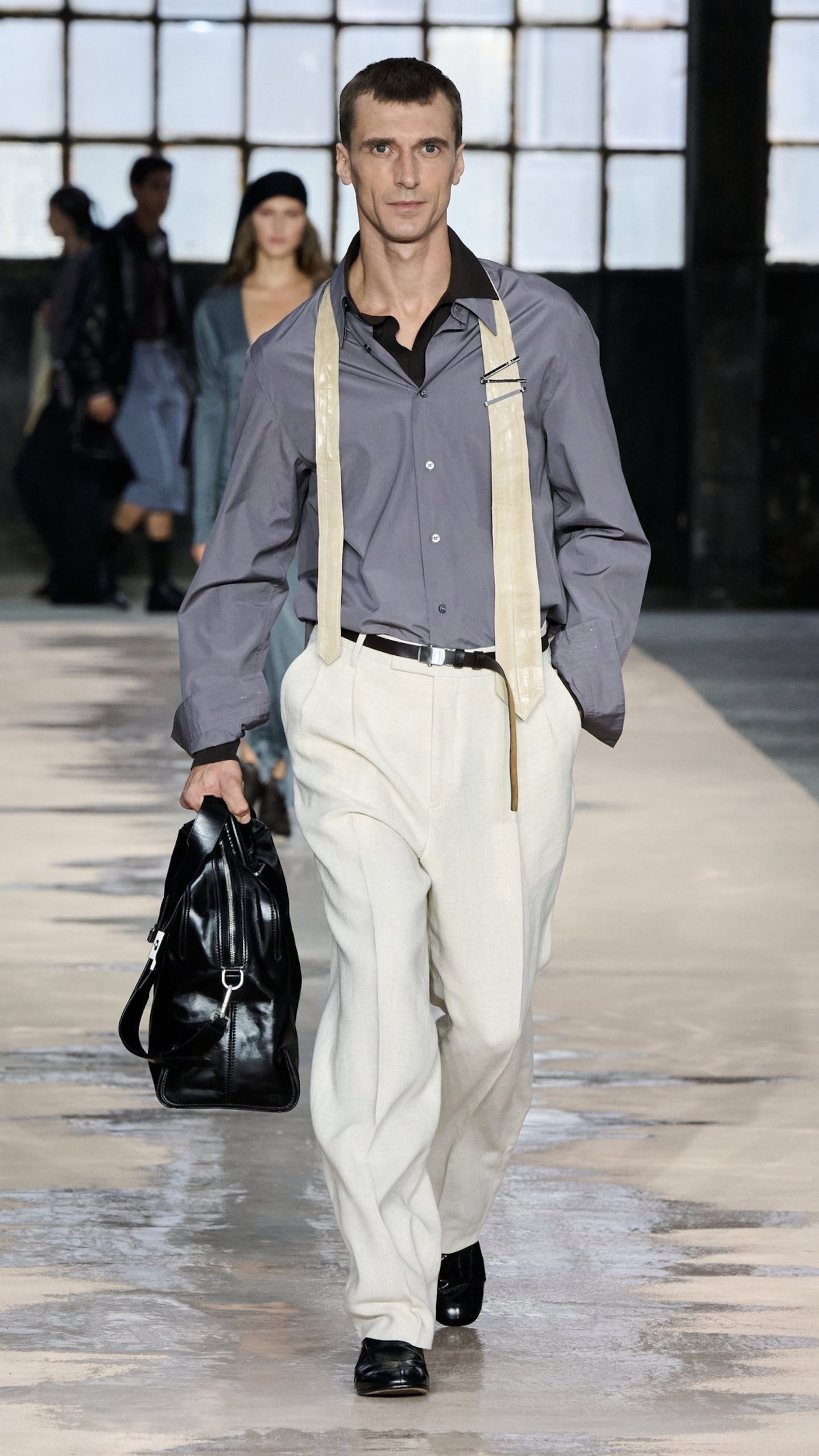 BOSS_Spring_Summer_26_Fashion_Show_RUNWAY_048_9x16__image-mid-res