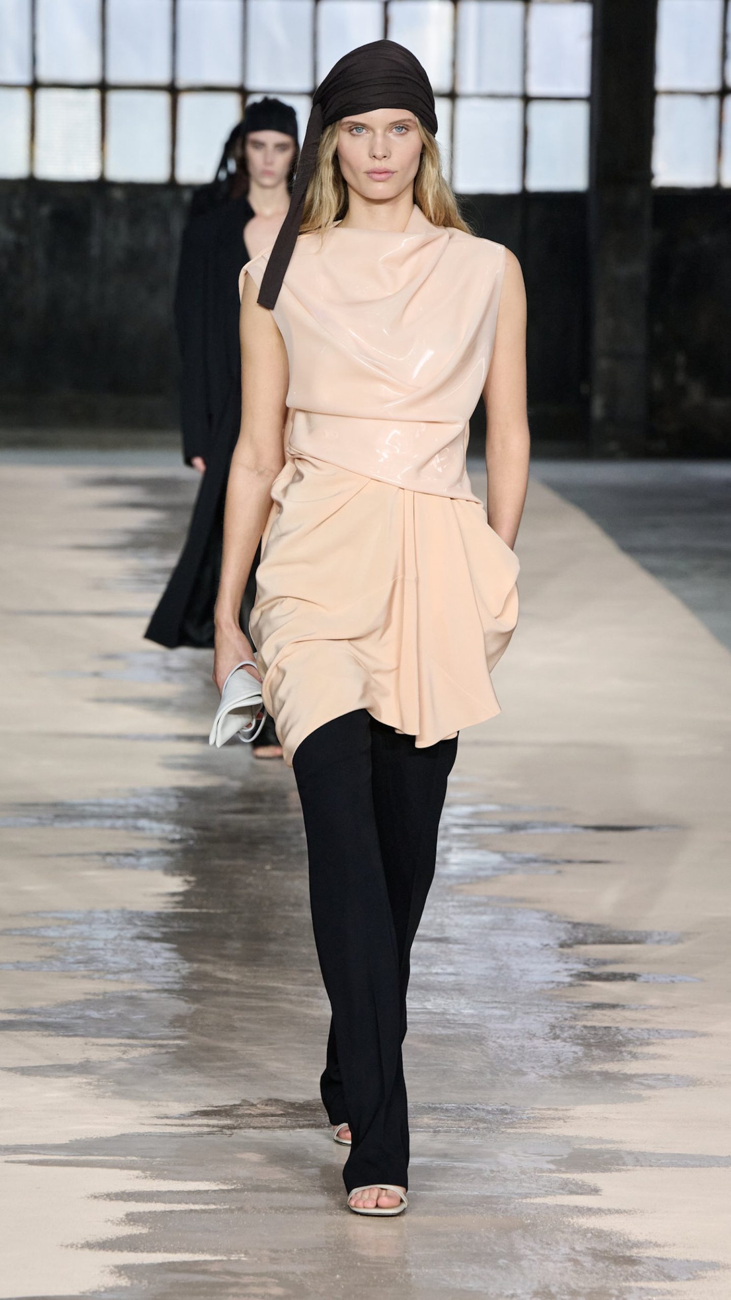 BOSS_Spring_Summer_26_Fashion_Show_RUNWAY_060_9x16__image-mid-res