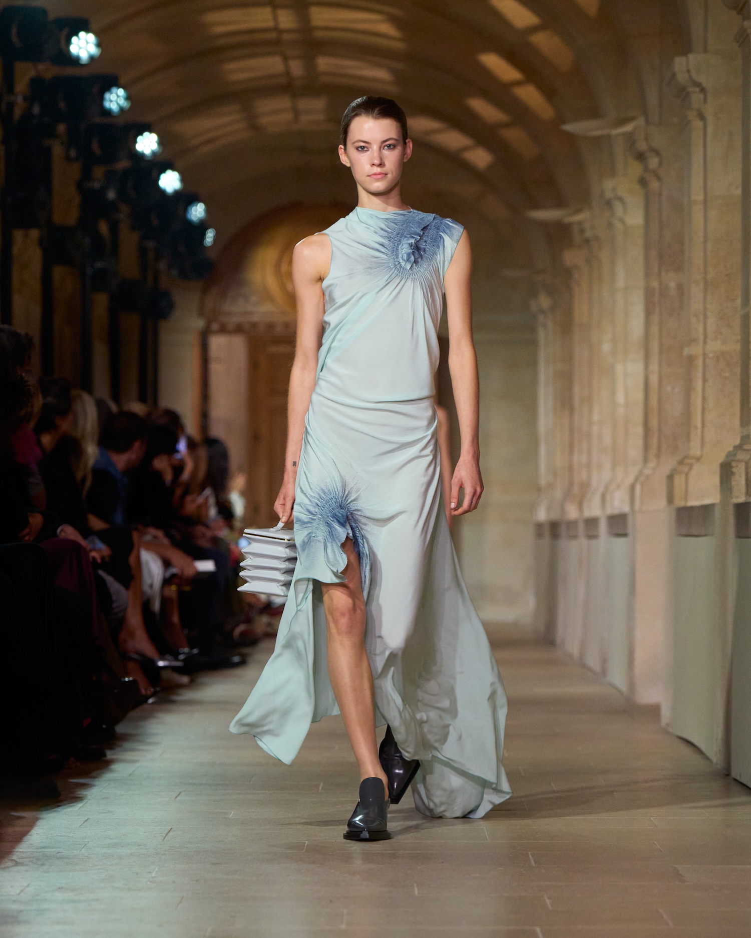 VB_SS26_4x5_RUNWAY_LOOK_10