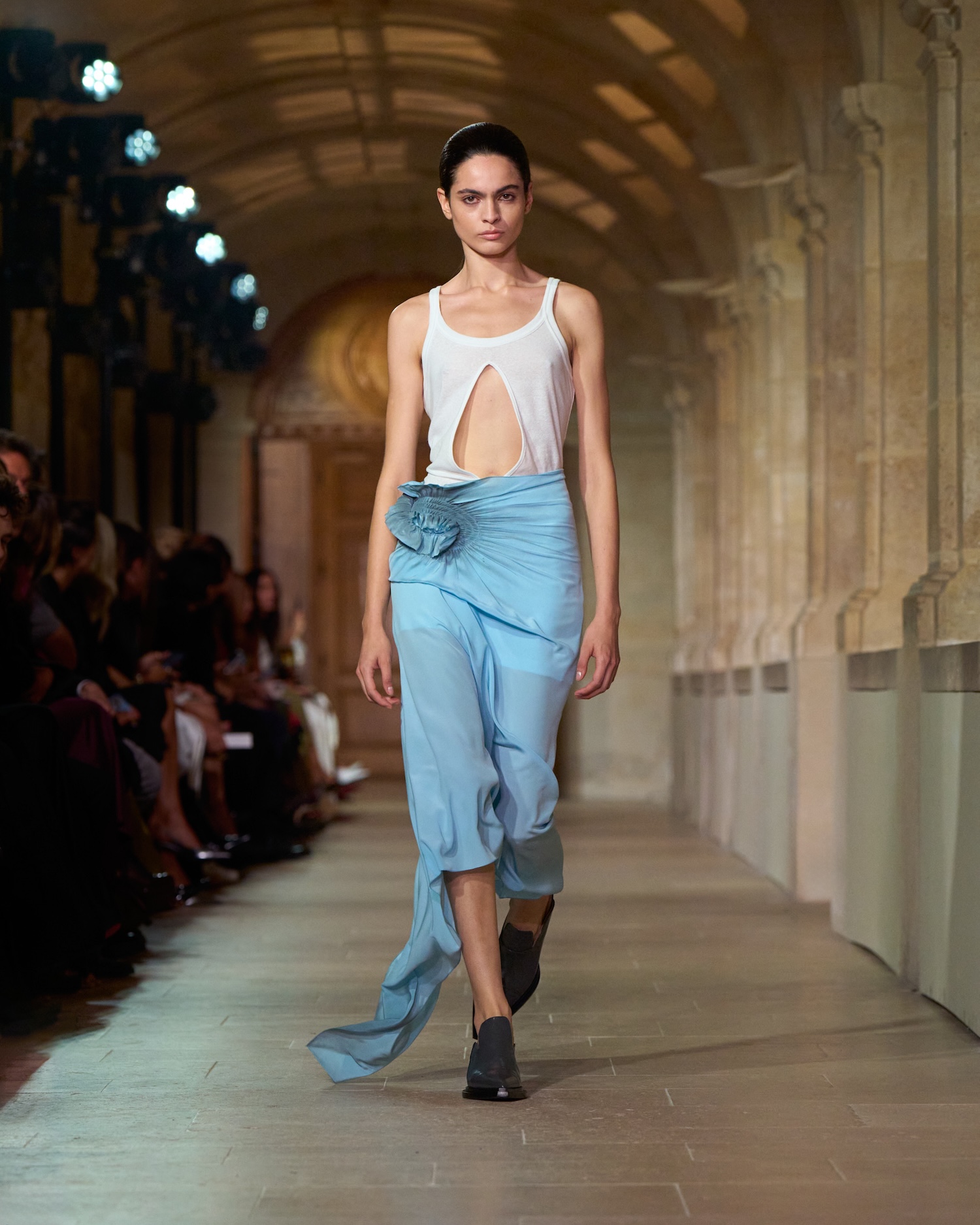 VB_SS26_4x5_RUNWAY_LOOK_11