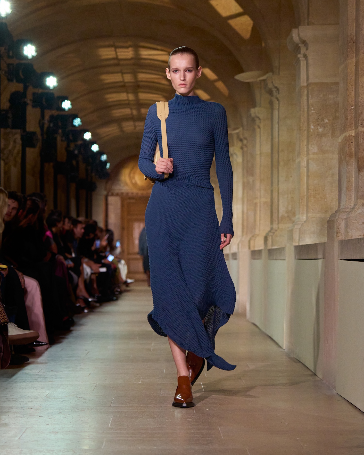 VB_SS26_4x5_RUNWAY_LOOK_22