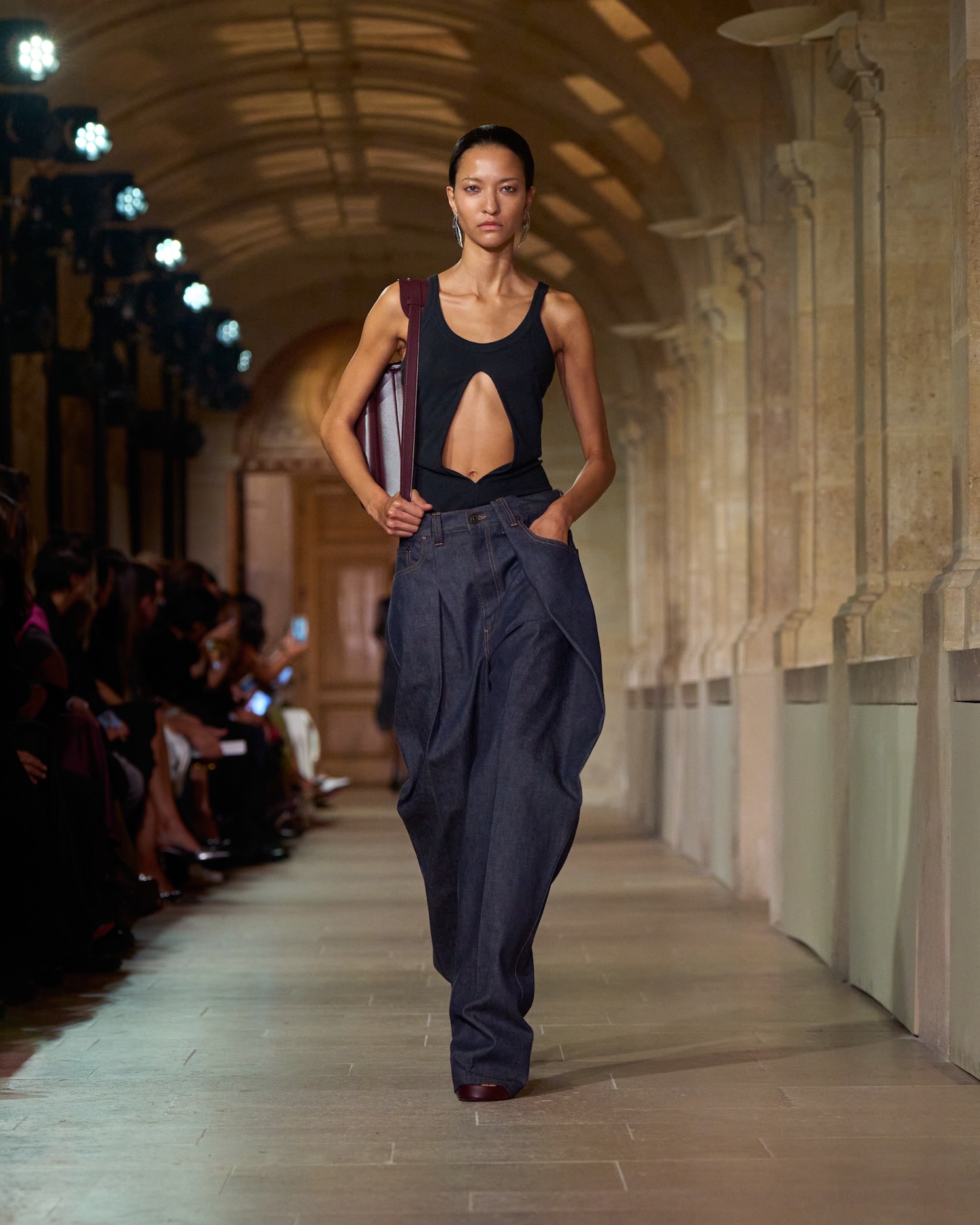 VB_SS26_4x5_RUNWAY_LOOK_23