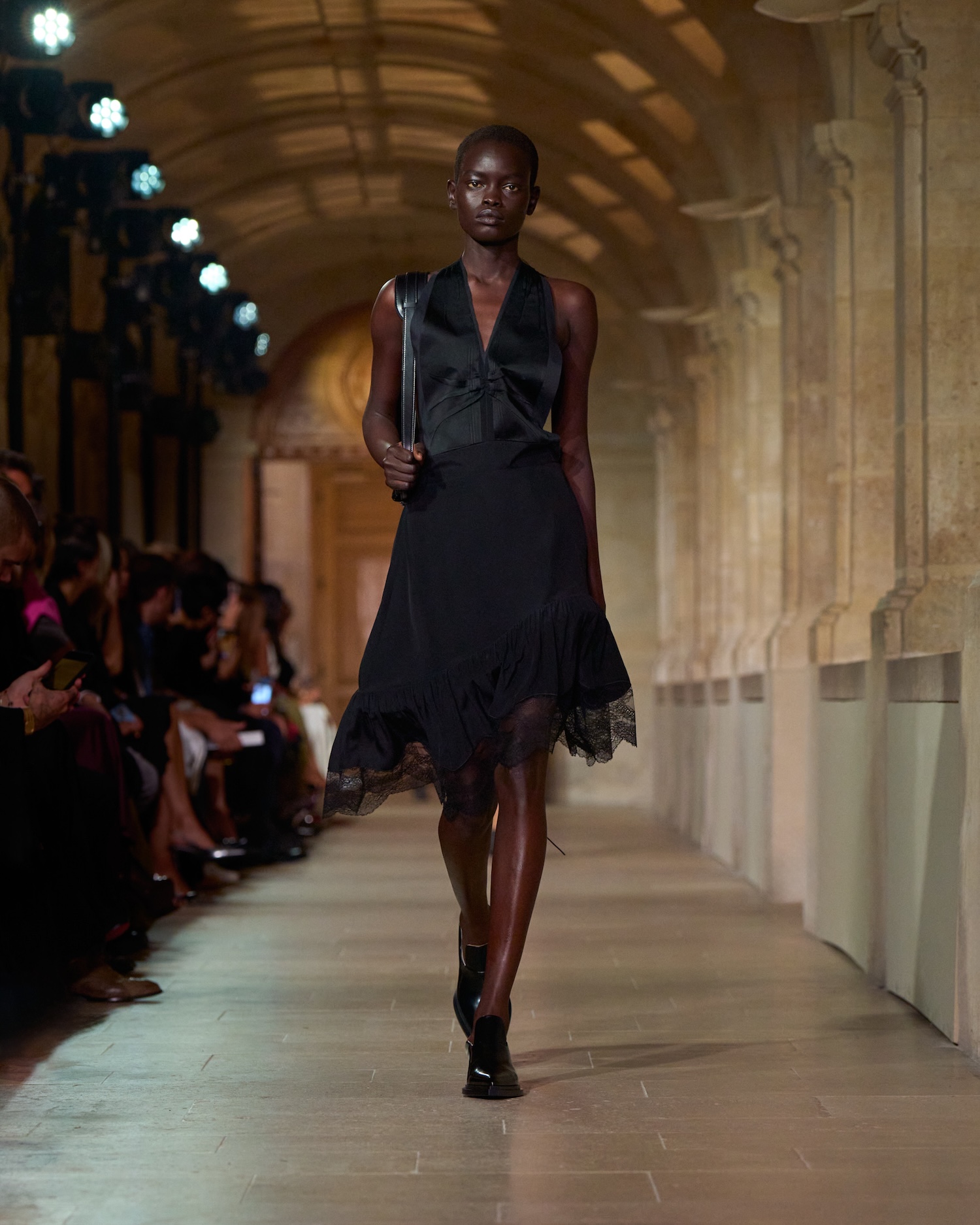 VB_SS26_4x5_RUNWAY_LOOK_25