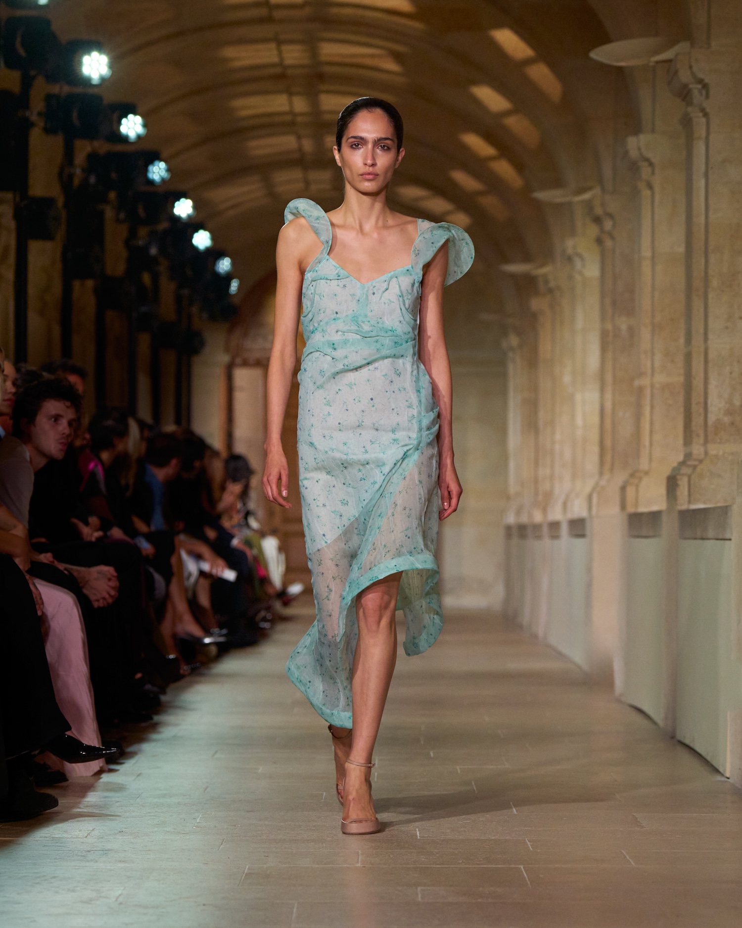 VB_SS26_4x5_RUNWAY_LOOK_39