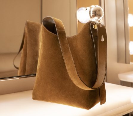 TB_HOL25_ESLS_ROMY_SUEDE_HOBO_SHOT_98_06008