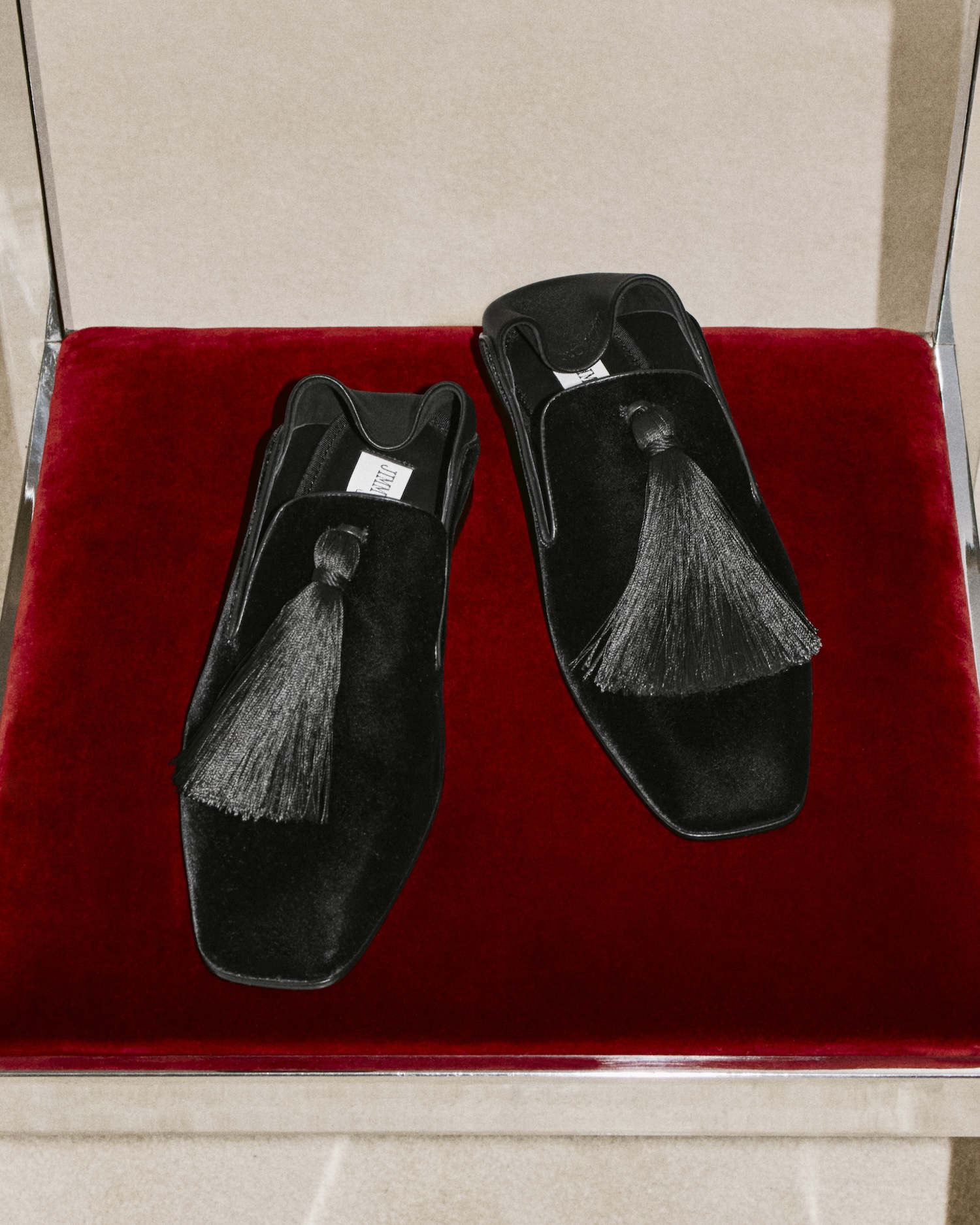 WINTER 25_ELIOT SLIPPER_C_4x5