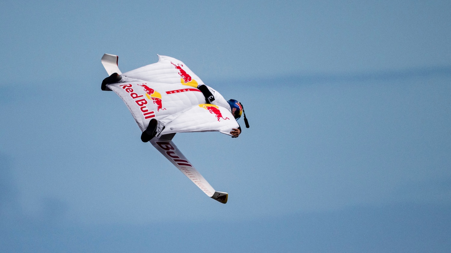 Prada Linea Rossa x Red Bull_Wingsuit Foil – Soaring (3)