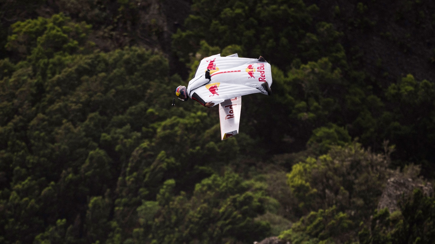 Prada Linea Rossa x Red Bull_Wingsuit Foil – Soaring (6)