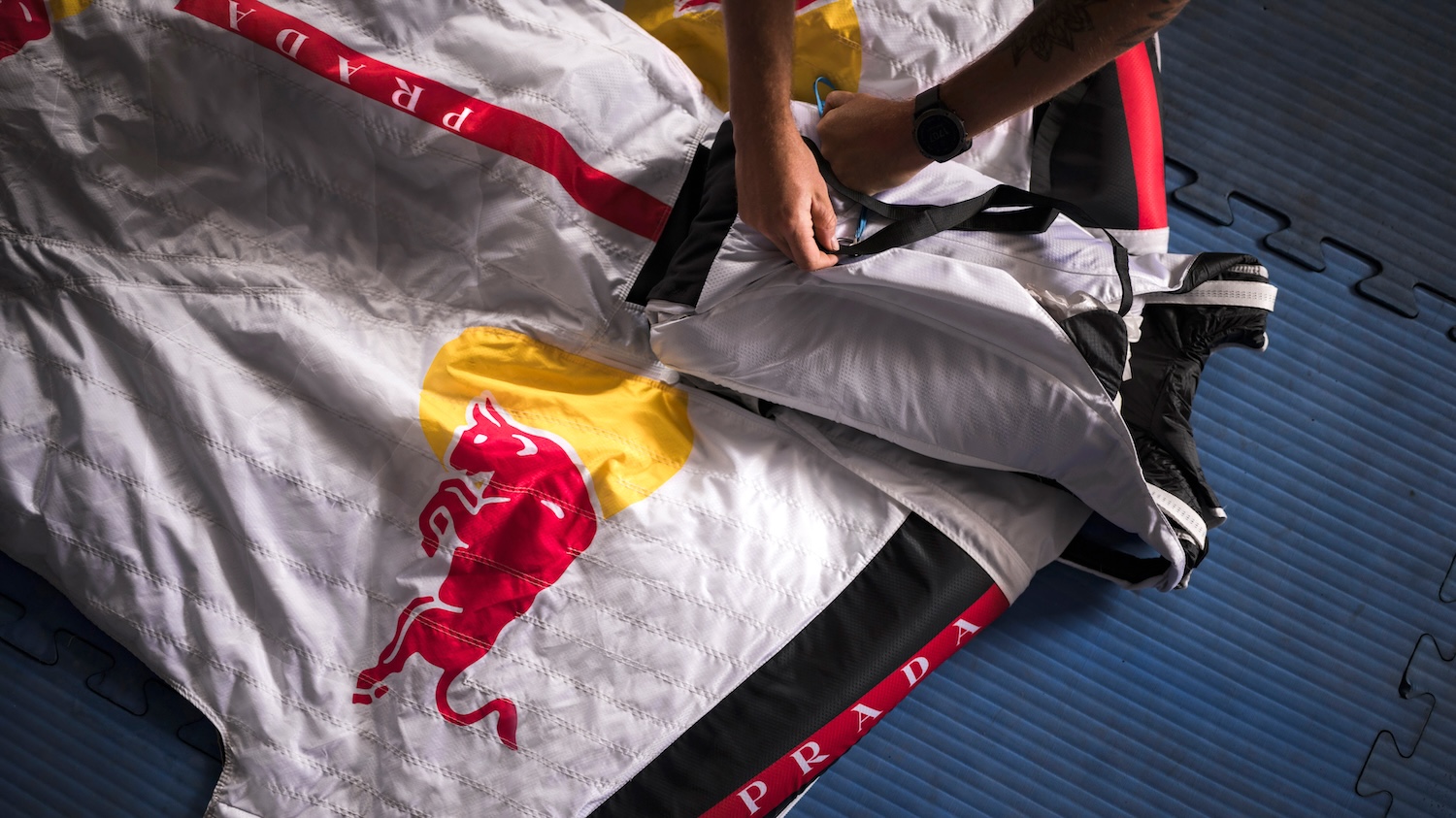 Prada Linea Rossa x Red Bull_Wingsuit Foil – Soaring (9)