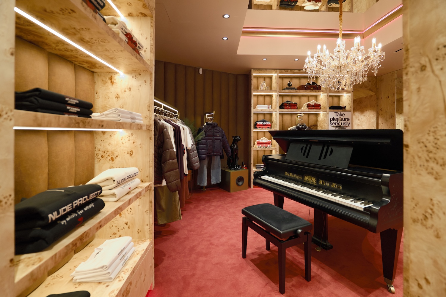 L1170292NUDEPROJECT_BLN_BY_KANE_NUDEPROJECTS_BERLIN_STORE_BY_KANEHOLZ